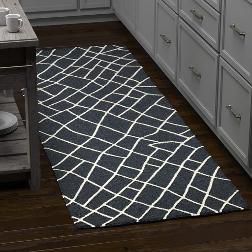 Amazon Brand – Rivet Wool Runner Rug, 2' 6" x 8', Black, White